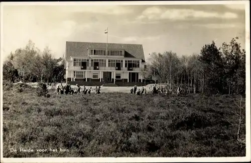 Ak Rolde Drenthe Niederlande, Chr. Vacantie Koloniehuis 't Ruige Veld, De Heide voor het huis