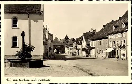 Ak Sulzburg im Breisgau Hochschwarzwald, Hauptstraße, Tor, Brunnen