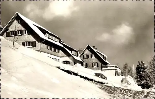 Ak Altglashütten Feldberg im Schwarzwald, Turnerheim im Schnee