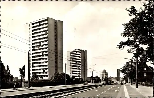 Ak Ludwigshafen am Rhein, Saarbrückstraße mit Hochhäuser Hannes und Peter