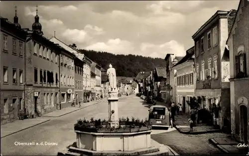 Ak Obernzell an der Donau Niederbayern, Marktplatz mit Floriansbrunnen