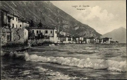 Ak Gargnano Lago di Garda Lombardia, Uferpartie, Berge