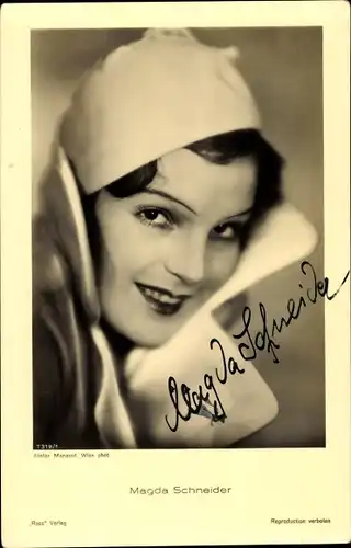 Ak Schauspielerin Magda Schneider, Portrait mit Hut, Ross Verlag 7319 1, Autogramm