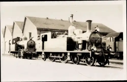 Foto Ak Niederländische Eisenbahnen, Dampfloks Nr. 5404 und 8610