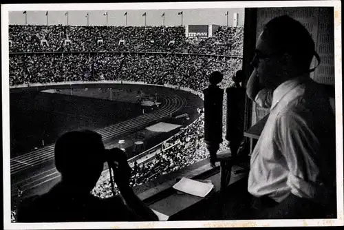 Sammelbild Olympia 1936, Rundfunksprecher im Stadion