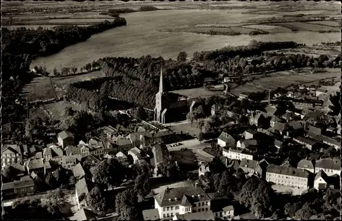 Ak Bad Segeberg in Schleswig Holstein, Sol- und Moorbad, Ortsansicht mit Kirche