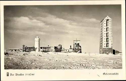Ak Brocken Nationalpark Harz, Brockenturm, Brockenhotel, im Schnee, Gesamtansicht
