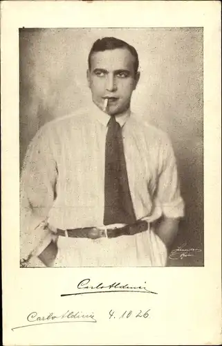 Ak Schauspieler Carlo Aldini, Portrait mit Zigarette, Carlo Aldini Film, Autogramm