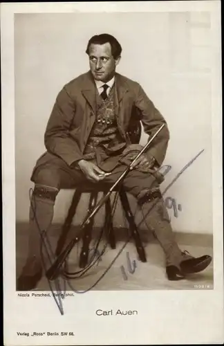 Ak Schauspieler Carl Auen, als Jäger in Tracht mit Gewehr, Autogramm