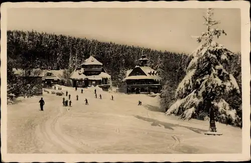 Ak Radhošť Radhoscht Region Pardubice, Pustevne, Blick auf den Ort im Winter