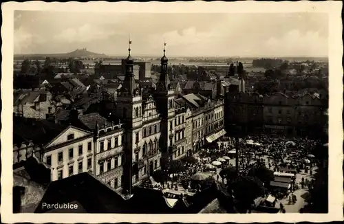 Ak Pardubice Pardubitz Stadt, Stadtansicht, Marktplatz