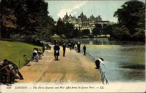 Ak London City England, The Horse Guards and War office from St James Park