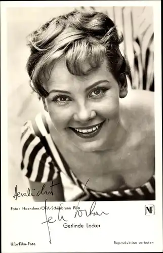 Ak Schauspielerin Gerlinde Locker, Portrait, UFA Film, Autogramm, Film Jungfrauenkrieg