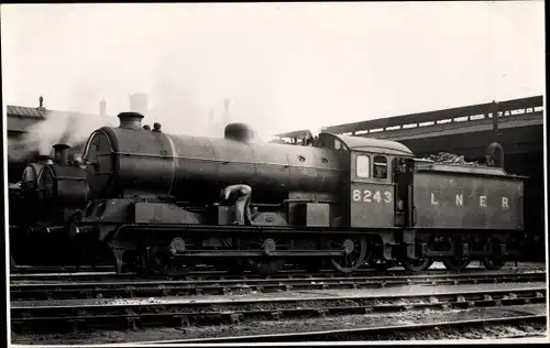 Foto Ak Britische Eisenbahn, Dampflok, Tender 8243, LNER