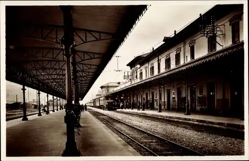 Ak Domodossola Piemonte, Stazione Ferroviaria, Bahnhof, Gleisseite