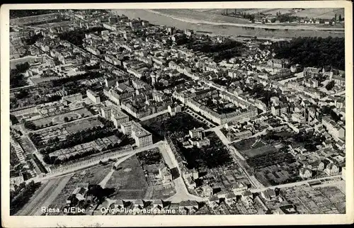 Ak Riesa an der Elbe Sachsen, Totalansicht, Fliegeraufnahme