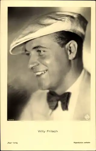 Ak Schauspieler Willy Fritsch, Portrait, Ross Verlag 7609/2, Mütze