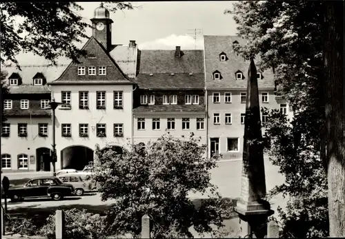 Ak Wolkenstein im Erzgebirge, Markt, Blick zum Rathaus, Fahrzeuge