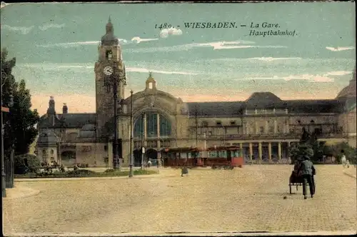Ak Wiesbaden in Hessen, La Gare, Hauptbahnhof, Straßenbahn