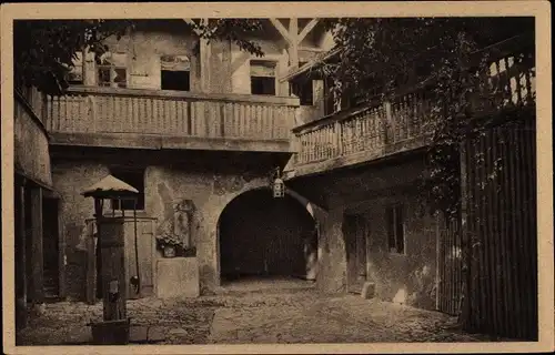 Ak Weimar in Thüringen, Hof des Krakowhauses in der Jakobstraße