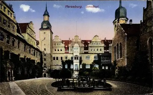 Ak Merseburg an der Saale, Schlosshof