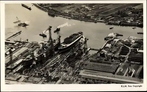 Ak Krimpen aan den IJssel Südholland, C. van der Giessen en Zonen Scheepswerven, MS Tjiwangi