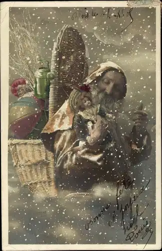 Ak Glückwunsch Weihnachten, Weihnachtsmann im Schneefall mit Puppe und Geschenken