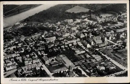 Ak Riesa an der Elbe Sachsen, Fliegeraufnahme, Kirche, Wasserturm