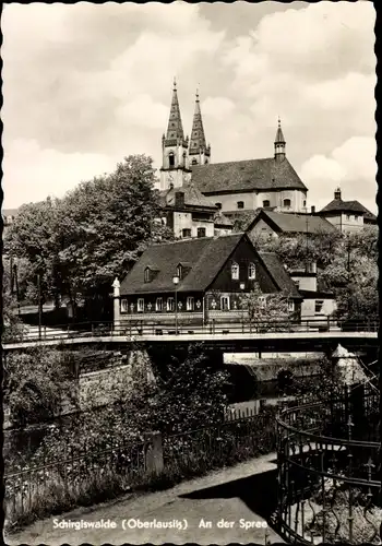 Ak Schirgiswalde in der Lausitz, An der Spree, Brücke, Kirche