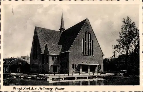 Ak Gouda Südholland Niederlande, Oranje Kerk a. d. Stationweg