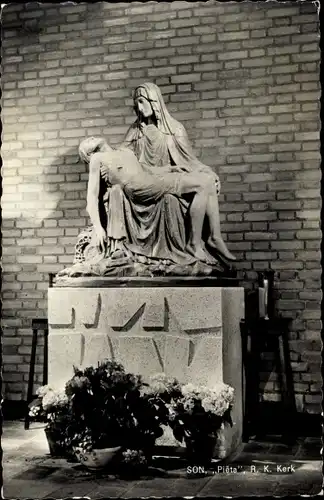 Ak Son en Breugel Nordbrabant, R. K. Kerk, Pieta