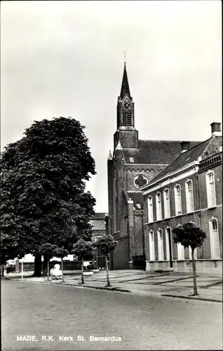 Ak Made Drimmelen Nordbrabant Niederlande, R. K. Kerk St. Bernardus