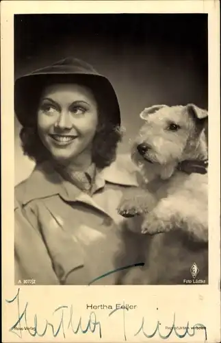 Ak Schauspielerin Hertha Feiler, Portrait mit Terrier, Hund, Ross Verlag A 3077/2