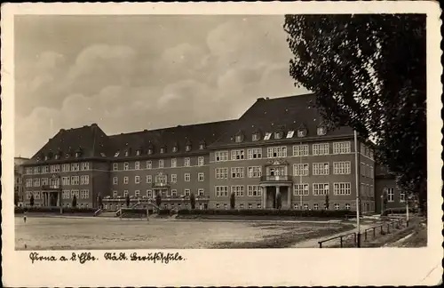 Ak Pirna an der Elbe, Städt. Berufsschule, Platz