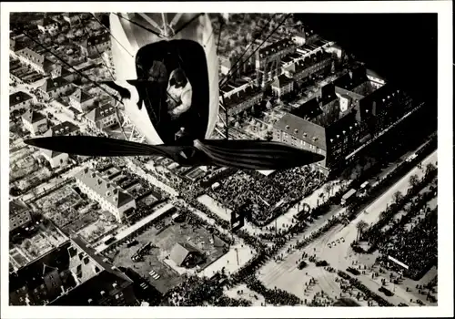 Sammelbild Zeppelin Weltfahrten II. Buch Serie Deutschland Fahrt 1933 Bild 147, Festplatz Tempelhof