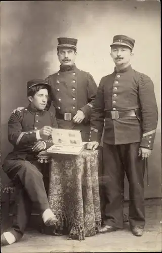 Ak Französische Soldaten, Gruppenbild, Fotoalbum