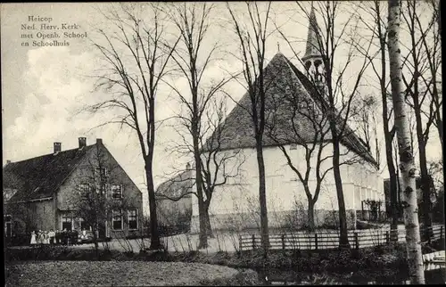 Ak Leerdam Südholland, Heicop, Ned. Herv. Kerk met Openb. School en Schoolhuis