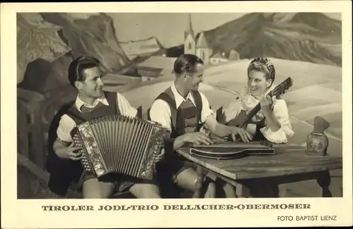 Ak Tiroler Jodl Trio Dellacher Obermoser, Musiker in Trachten, Gitarre, Akkordeon