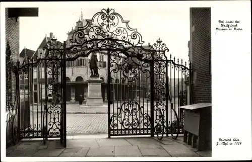 Ak Hoorn Nordholland Niederlande, Museum, Statue, Schmiedeeisernes Tor