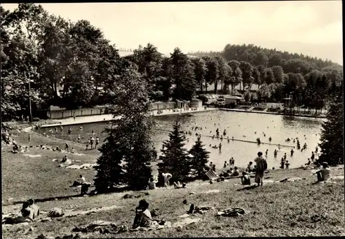 Ak Warmbad Wolkenstein in Sachsen, Schwimmbad, Badegäste