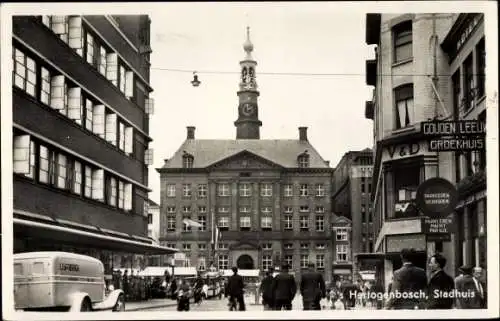 Ak 's Hertogenbosch Nordbrabant Niederlande, Stadhuis, Passanten