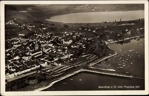 Ak Radolfzell am Bodensee, Blick auf den Ort, Fliegeraufnahme
