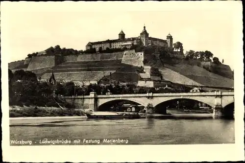 Ak Würzburg am Main Unterfranken, Ludwigsbrücke mit Festung Marienberg
