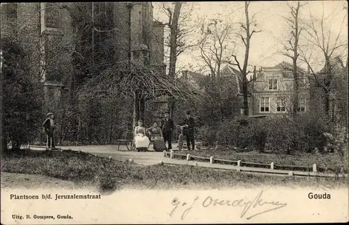 Ak Gouda Südholland Niederlande, Plantsoen b. d. Jeruzalemstraat