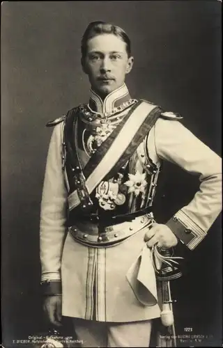 Ak Kronprinz Wilhelm von Preußen, Portrait in Uniform, Orden