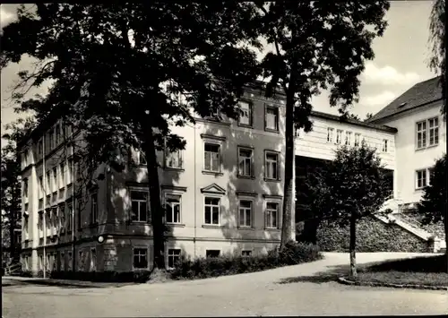 Ak Warmbad Wolkenstein in Sachsen, Geschwister-Scholl-Heim mit Übergang zum Kindersanatorium