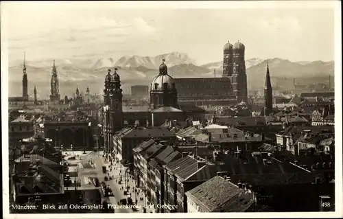 Ak München, Blick auf Odeonsplatz, Frauenkirche und Gebirge