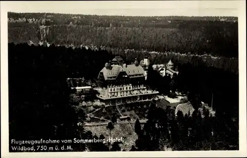 Ak Bad Wildbad im Schwarzwald, Sommerberg-Hotel, Flugaufnahme
