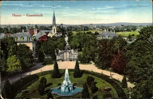 Ak Hanau Kesselstadt, Partie im Park, Brunnen, Fontäne