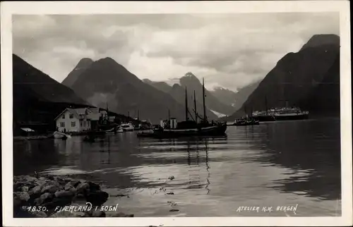 Ak Fjaerland Norwegen, Blick auf den Ort, Dampfer, Sogn